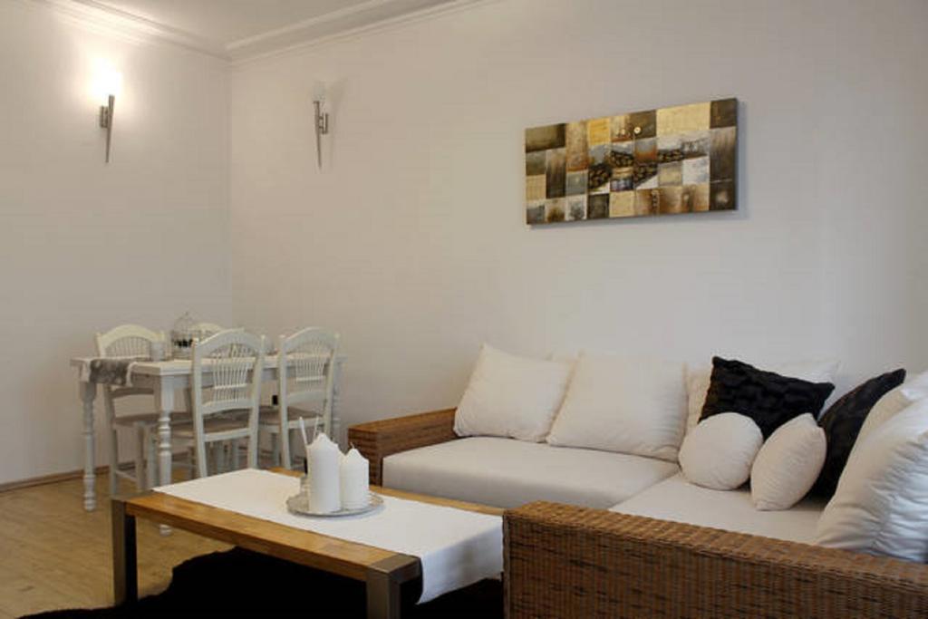 Apartment Argentinská 8 Praga Esterno foto